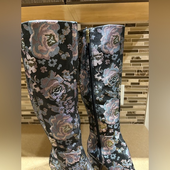 Kenneth Cole “ Time to Step “ Boots - Picture 3 of 8